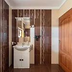Pensionat Farawayhomes Near Vienna Airport - Anytime Self Check-in