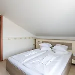 Farawayhomes Near Vienna Airport - Anytime Self Check-in 3*