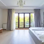 Farawayhomes Near Vienna Airport - Anytime Self Check-in