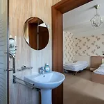 Farawayhomes Near Vienna Airport - Anytime Self Check-in Pensionat