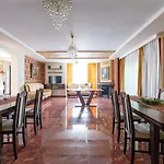 Farawayhomes Near Vienna Airport - Anytime Self Check-in