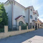 Pensionat Farawayhomes Near Vienna Airport - Anytime Self Check-in