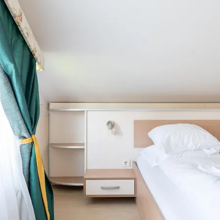 Gæstehus Farawayhomes Near Vienna Airport - Anytime Self Check-in Bruck an der Leitha