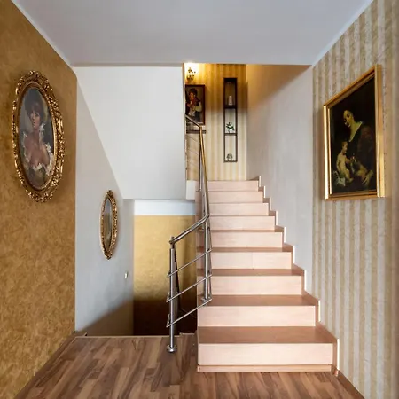 Farawayhomes Near Vienna Airport - Anytime Self Check-in Гостевой дом 3*