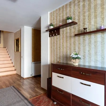 Гостевой дом Farawayhomes Near Vienna Airport - Anytime Self Check-in Брукк-ан-дер-Лайта