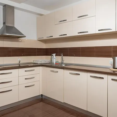 Farawayhomes Near Vienna Airport - Anytime Self Check-in 3*