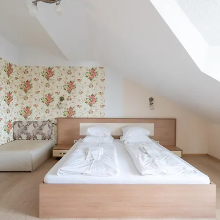 Farawayhomes Near Vienna Airport - Anytime Self Check-in Bruck-Leitha