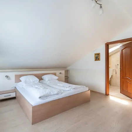 Πανσιόν Farawayhomes Near Vienna Airport - Anytime Self Check-in