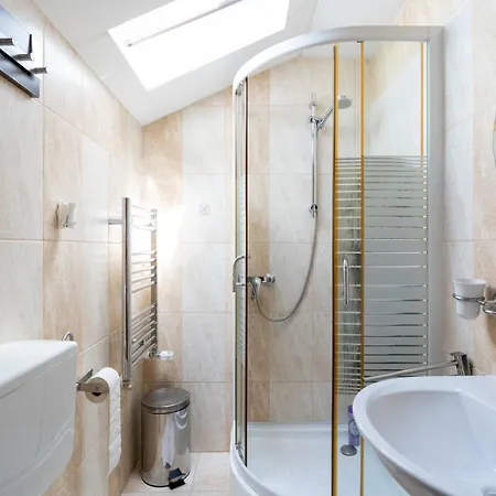 Farawayhomes Near Vienna Airport - Anytime Self Check-in
