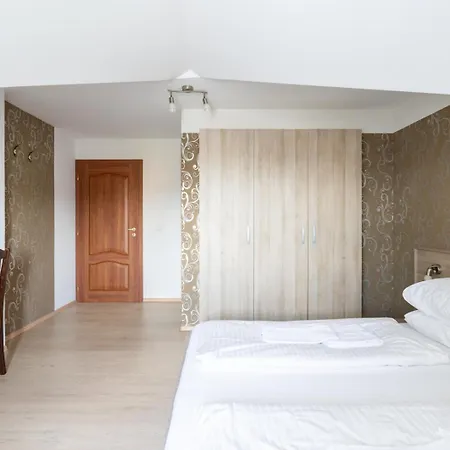 Farawayhomes Near Vienna Airport - Anytime Self Check-in Πανσιόν 3*