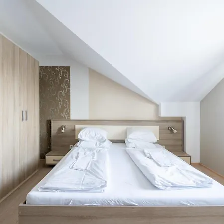 Farawayhomes Near Vienna Airport - Anytime Self Check-in Bruck-Leitha