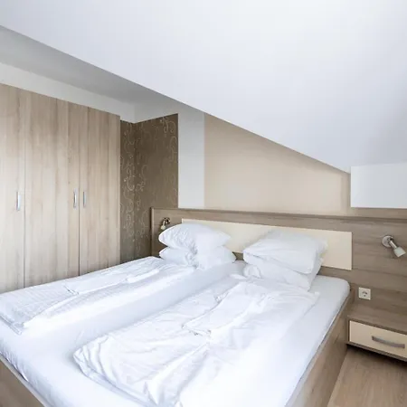 Farawayhomes Near Vienna Airport - Anytime Self Check-in