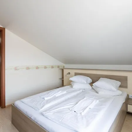 Farawayhomes Near Vienna Airport - Anytime Self Check-in 3*
