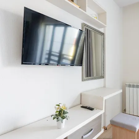 Farawayhomes Near Vienna Airport - Anytime Self Check-in Konukevi 3*
