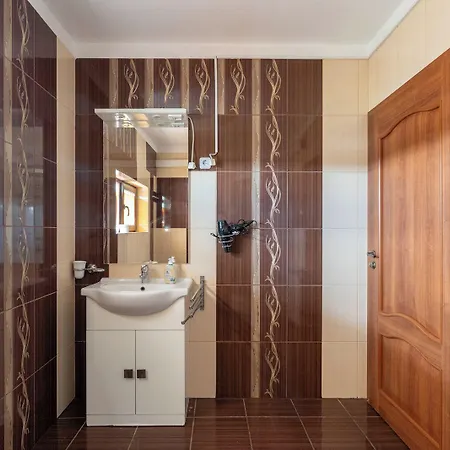 Farawayhomes Near Vienna Airport - Anytime Self Check-in 3*