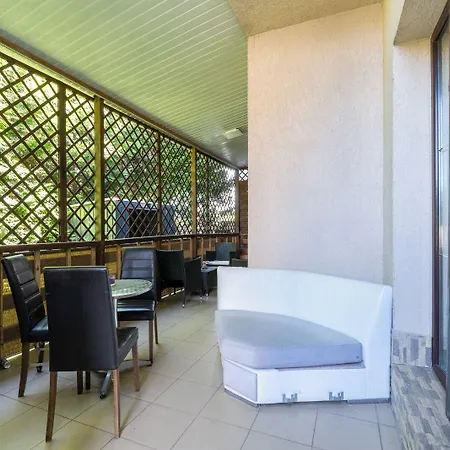 Konukevi Farawayhomes Near Vienna Airport - Anytime Self Check-in