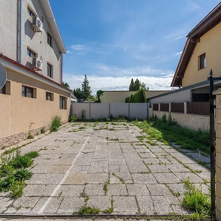 Farawayhomes Near Vienna Airport - Anytime Self Check-in Bruck-Leitha