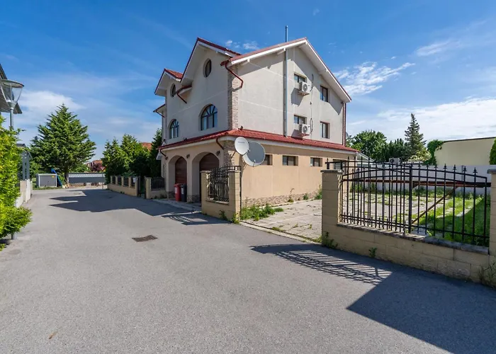 Farawayhomes Near Vienna Airport - Anytime Self Check-in Bruck an der Leitha