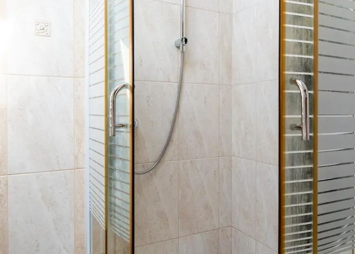 Farawayhomes Near Vienna Airport - Anytime Self Check-in