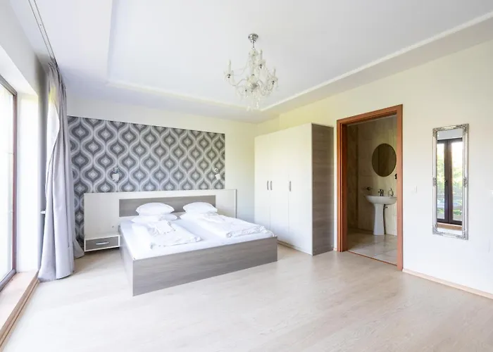 Farawayhomes Near Vienna Airport - Anytime Self Check-in